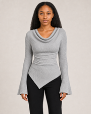 Rippstrick-Pullover in Grau am nigerianischen Model